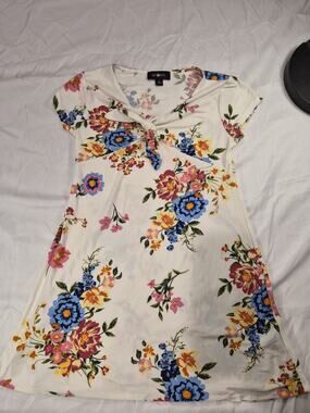 Amy Byers Womens Blouse Size Medium Floral Pattern